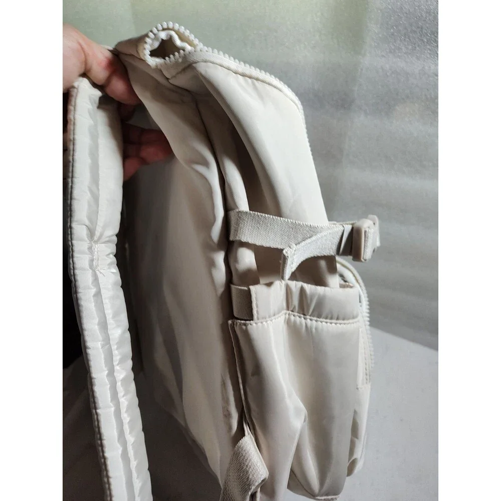 Rachel Zoe Diaper Pack With Changing Mat White Pocket Insulated Bottle Pocket